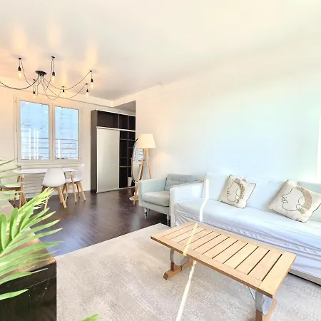 شقة 70m2 Spacious 2br For 6 Guests Near Opera With Elevator *