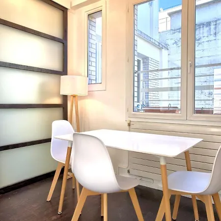 70m2 Spacious 2br For 6 Guests Near Opera With Elevator شقة باريس